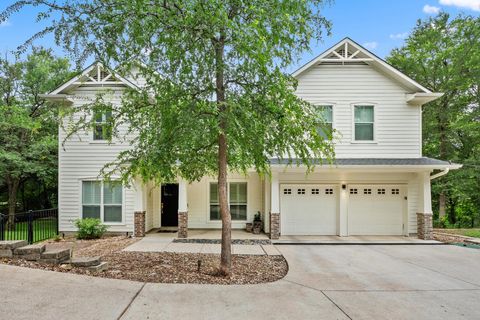 Photo of 18 N Peak RD, West Lake Hills, TX 78746 (MLS # 2541648)