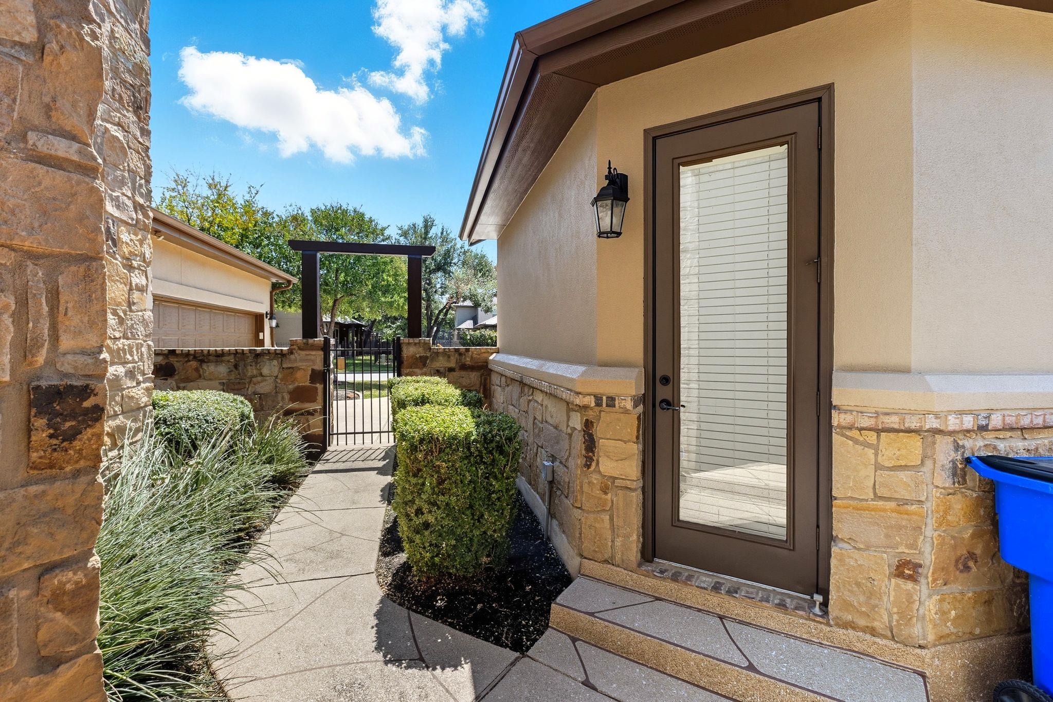 2607 Honey Springs LN