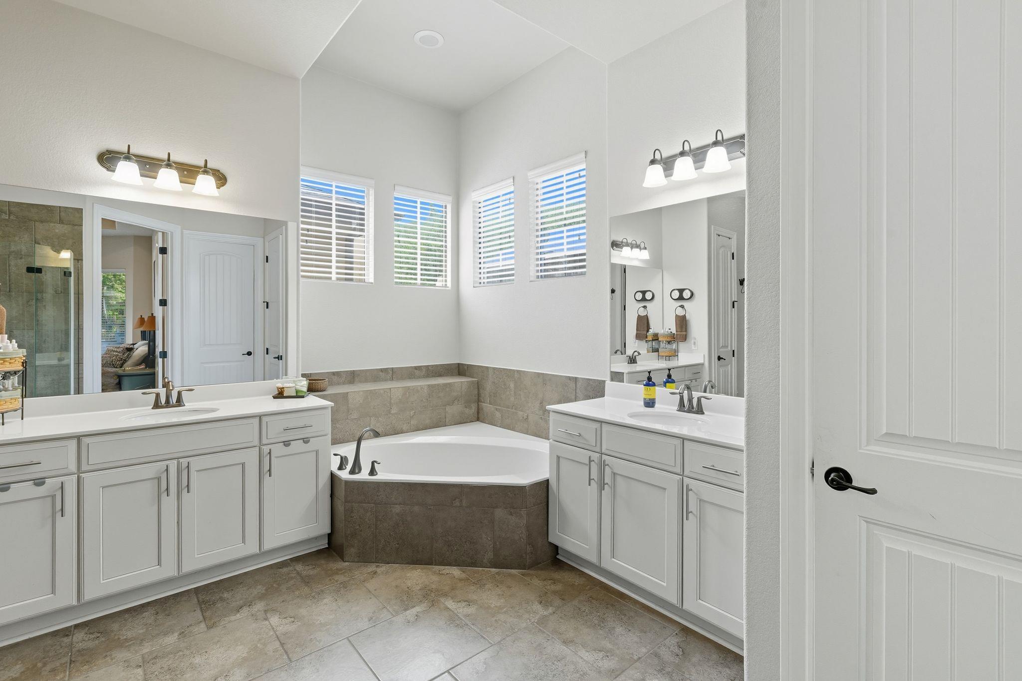 2607 Honey Springs LN