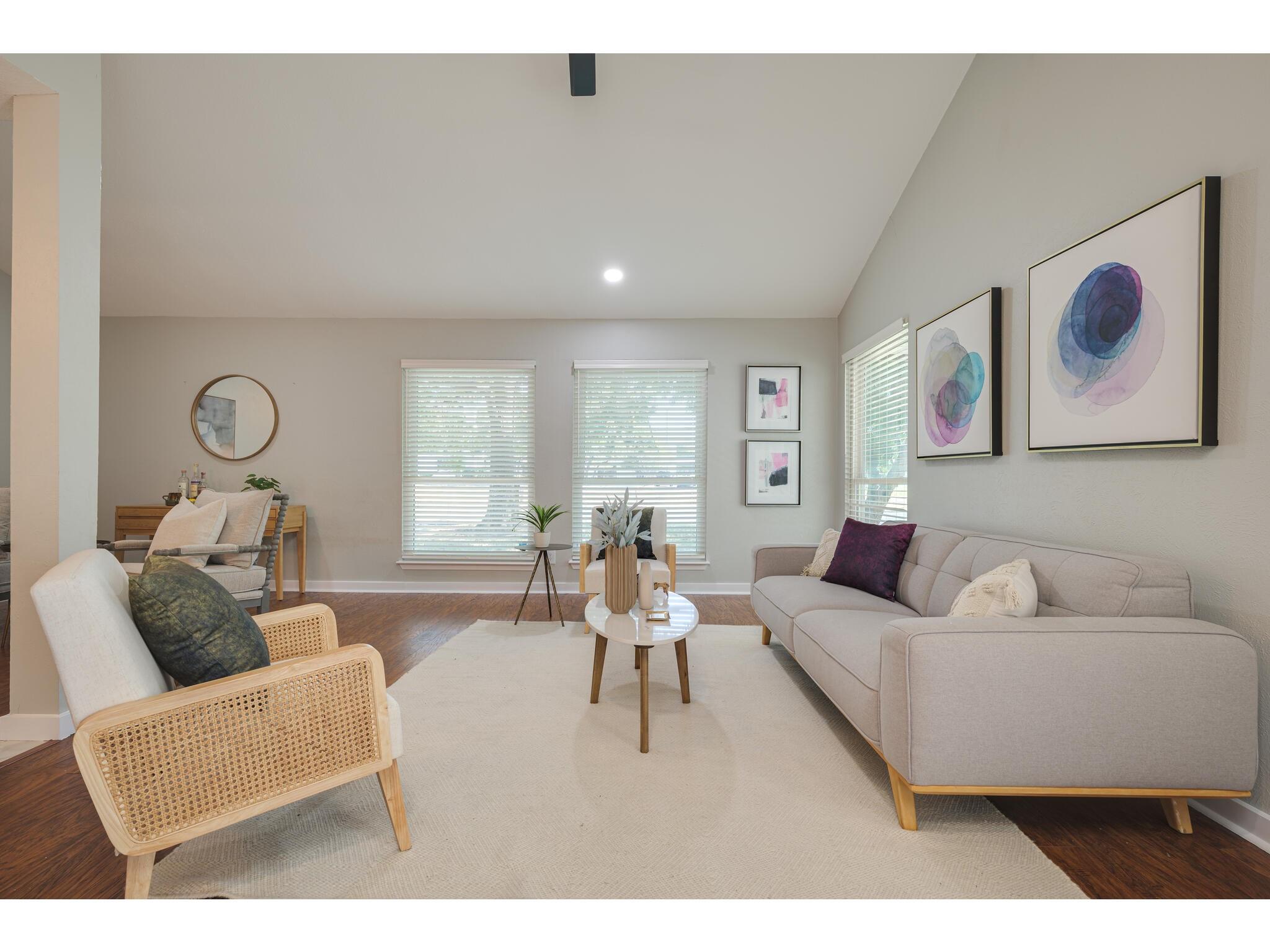 3203 Foster LN