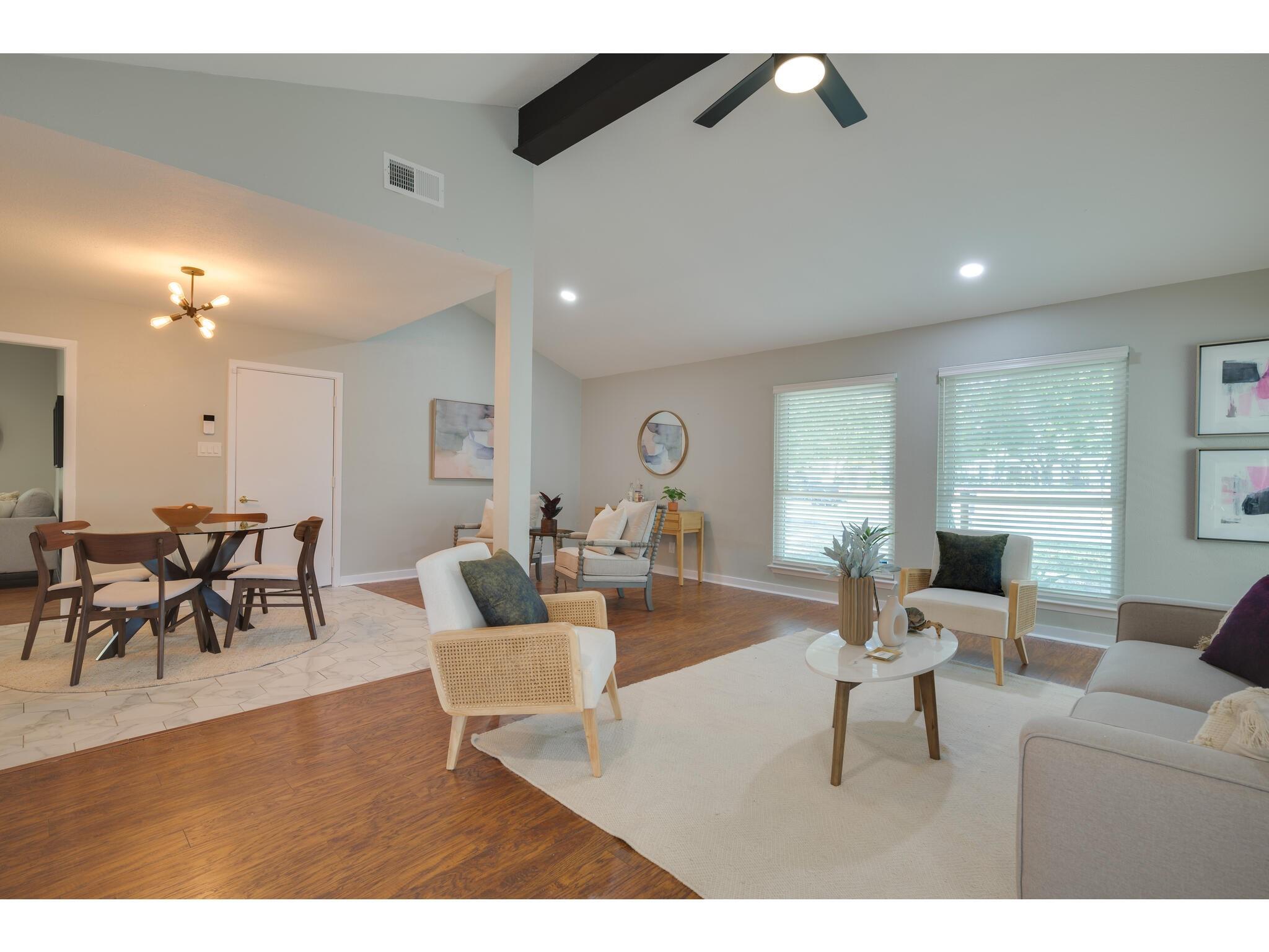 3203 Foster LN