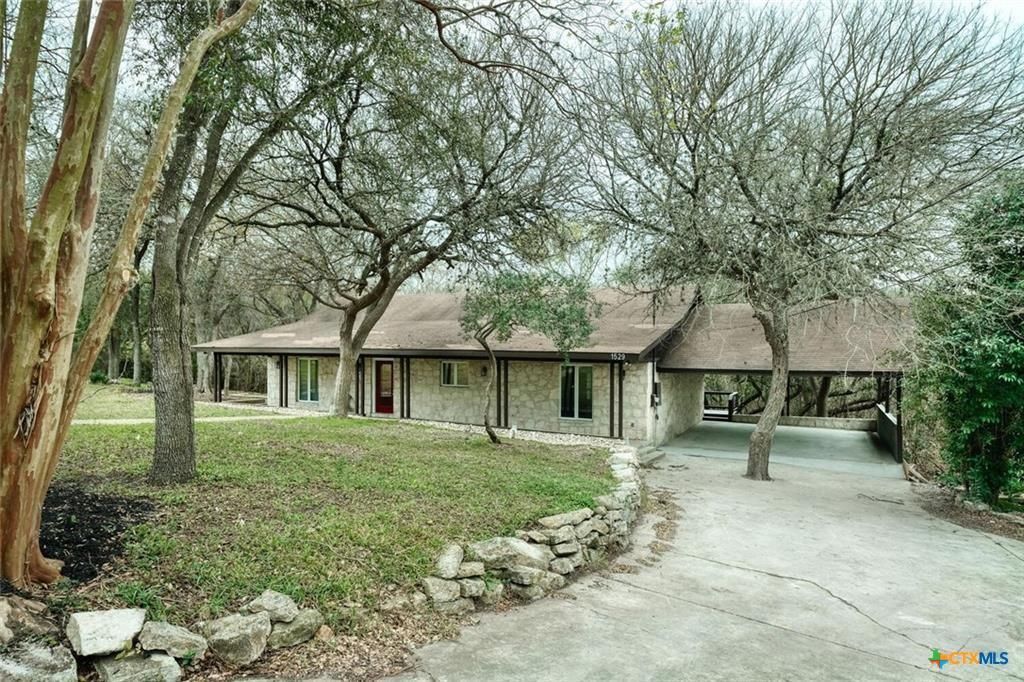 Photo of 1529 N Colorado ST N, Lockhart, TX 78644 (MLS # 3060004)