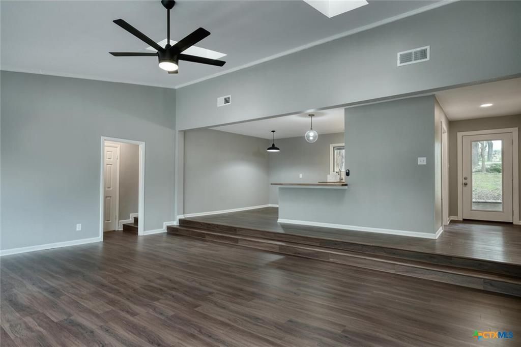 Photo of 1529 N Colorado ST N, Lockhart, TX 78644 (MLS # 3060004)