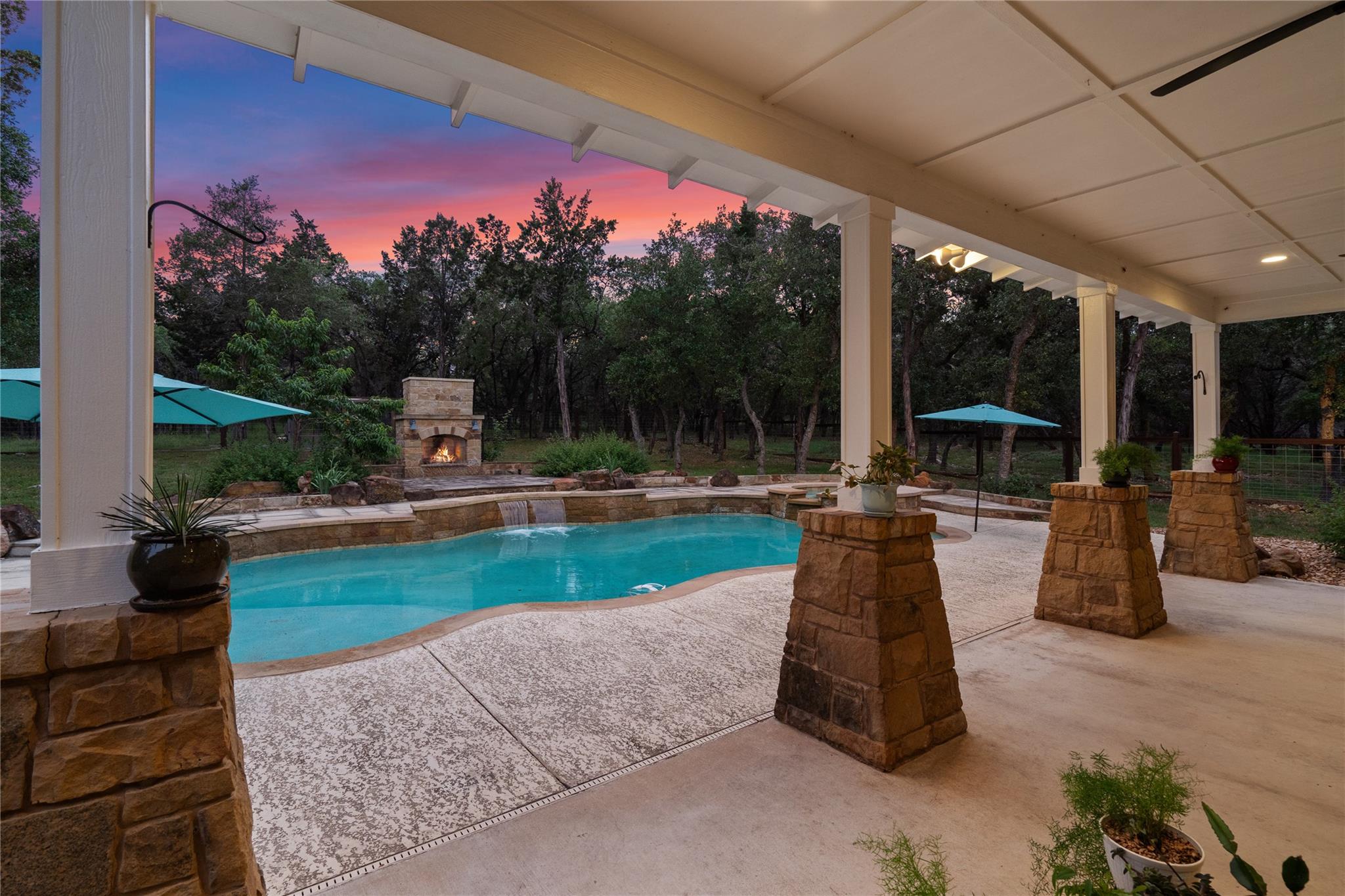 Georgetown, Texas 78628, United States, 4 Bedrooms Bedrooms, ,3 BathroomsBathrooms,Residential,Pending,56462