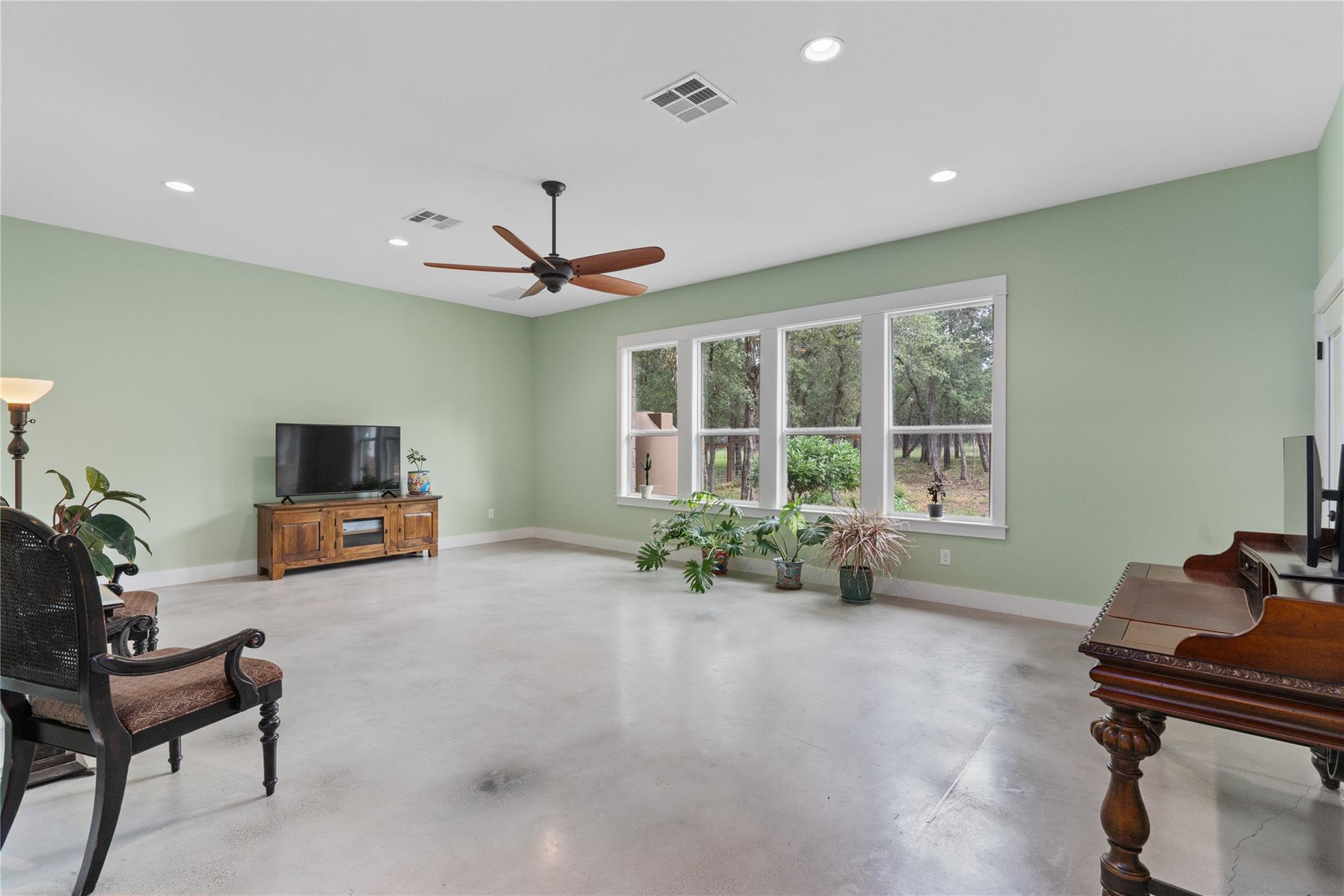 Georgetown, Texas 78628, United States, 4 Bedrooms Bedrooms, ,3 BathroomsBathrooms,Residential,Pending,56462