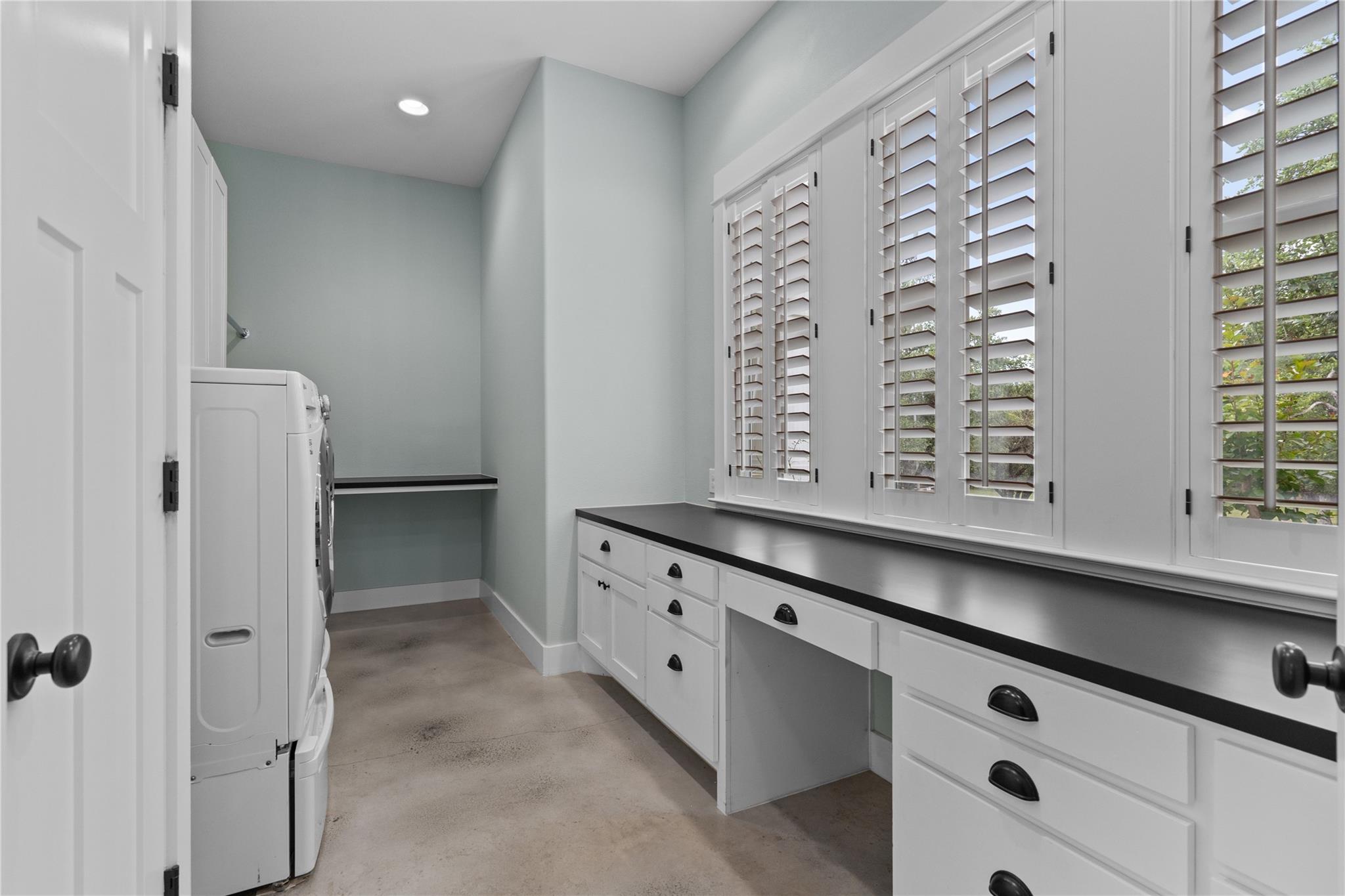 Georgetown, Texas 78628, United States, 4 Bedrooms Bedrooms, ,3 BathroomsBathrooms,Residential,Pending,56462