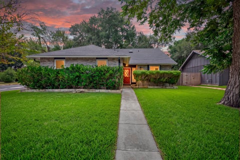 Photo of 6605 Woodhue DR, Austin, TX 78745 (MLS # 1154416)