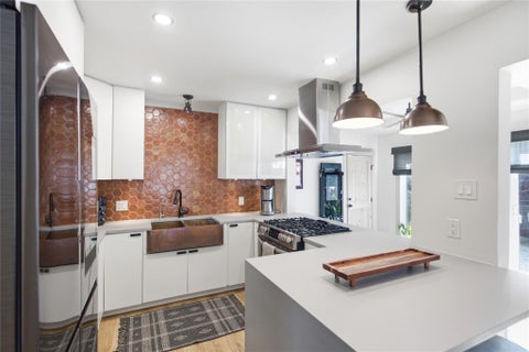 Photo of 5600 Ledesma RD, Austin, TX 78721 (MLS # 2006016)