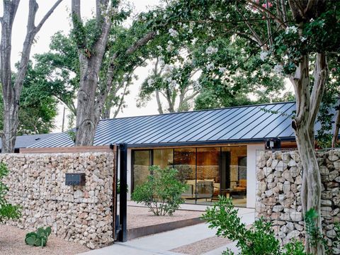 2708 Friar Tuck LN Austin TX 78704