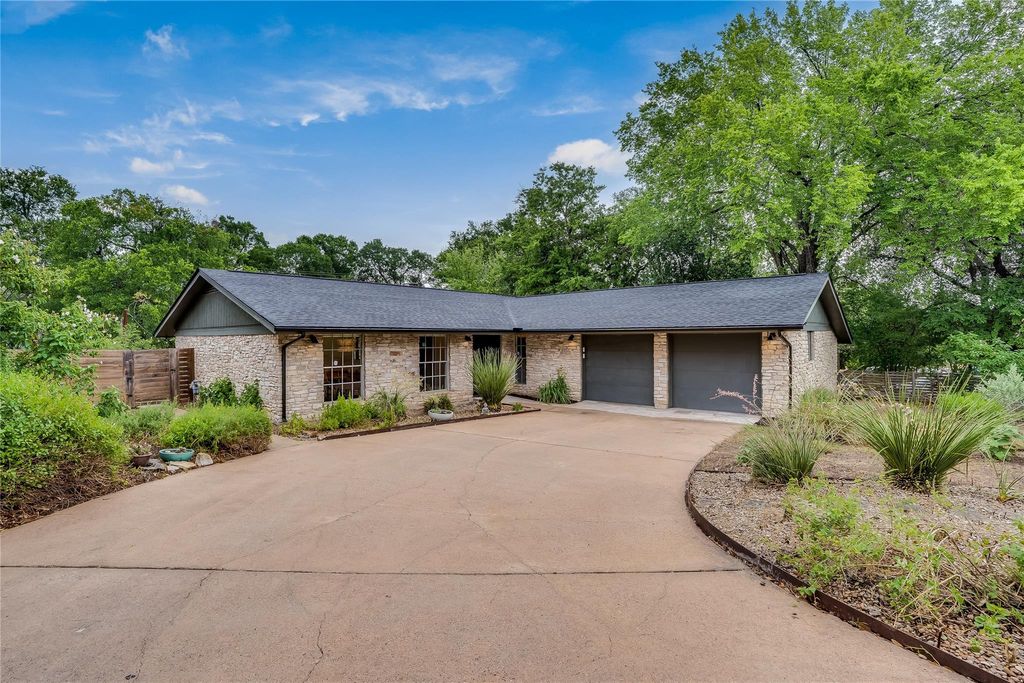 Photo for 2306 Loyola LN, Austin, TX 78723 (MLS # 7030892)