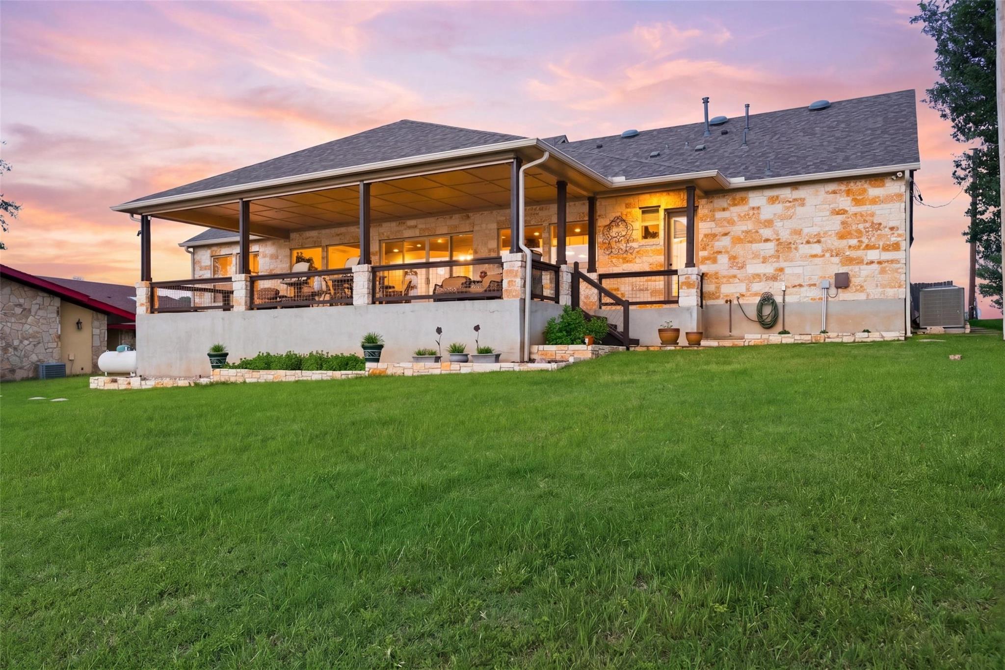 207 Emeralds DR
