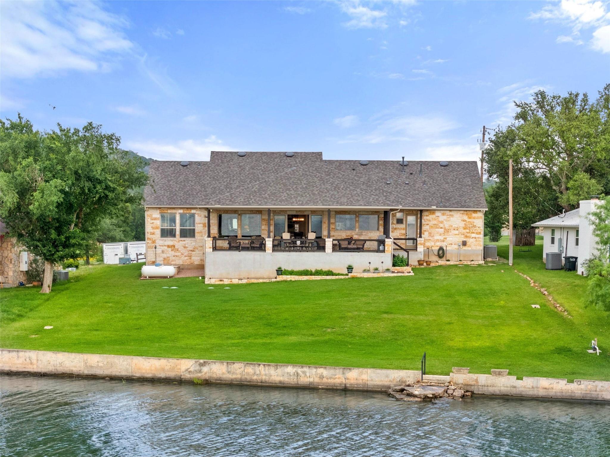 207 Emeralds DR