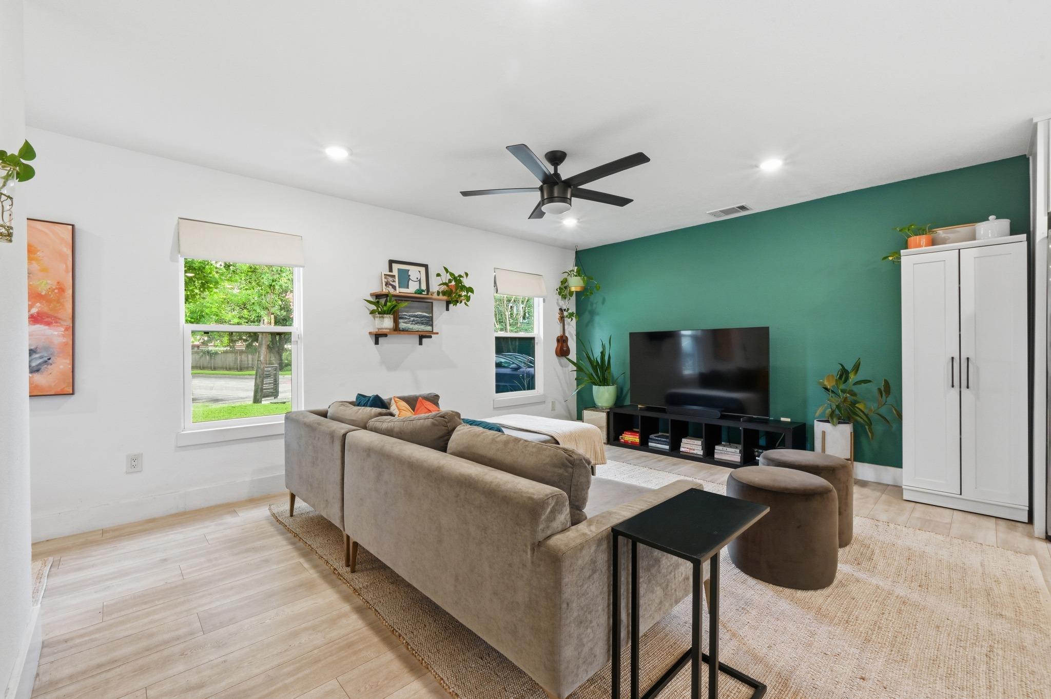 1406 Camelot CIR 1