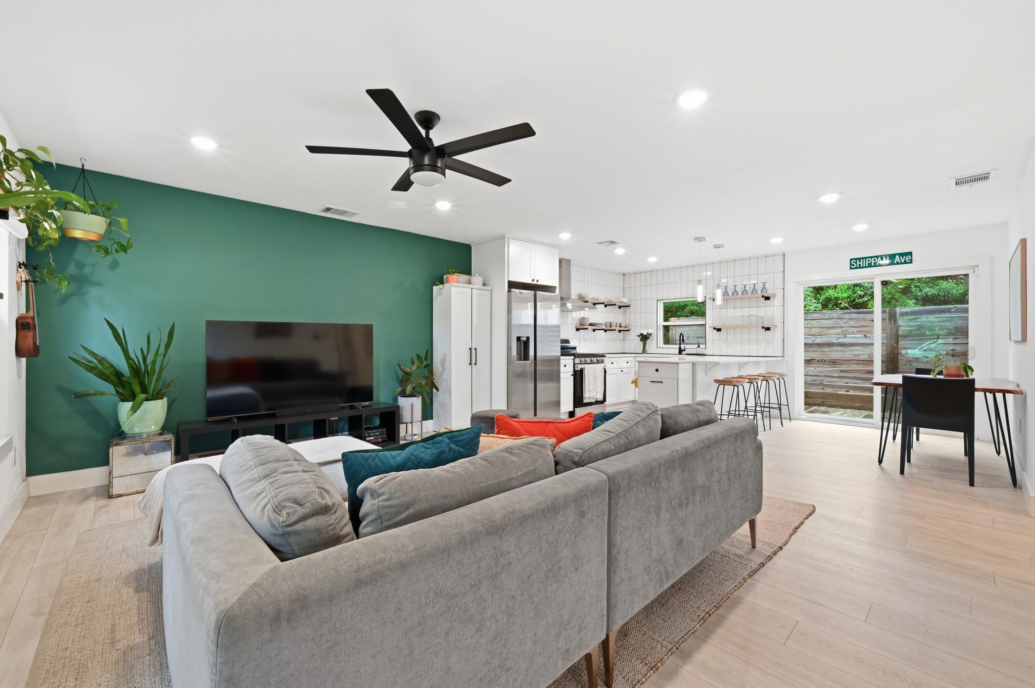 1406 Camelot CIR 1