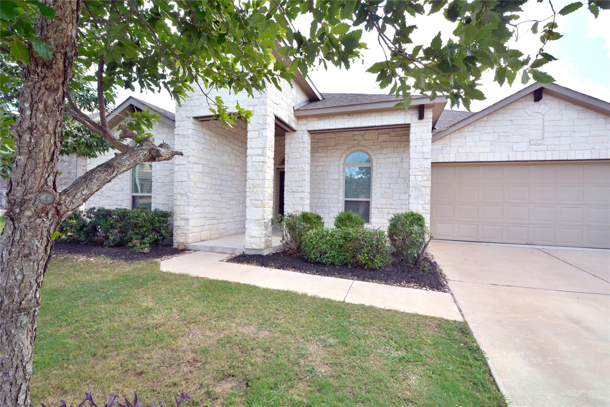 1922 Tawakoni DR