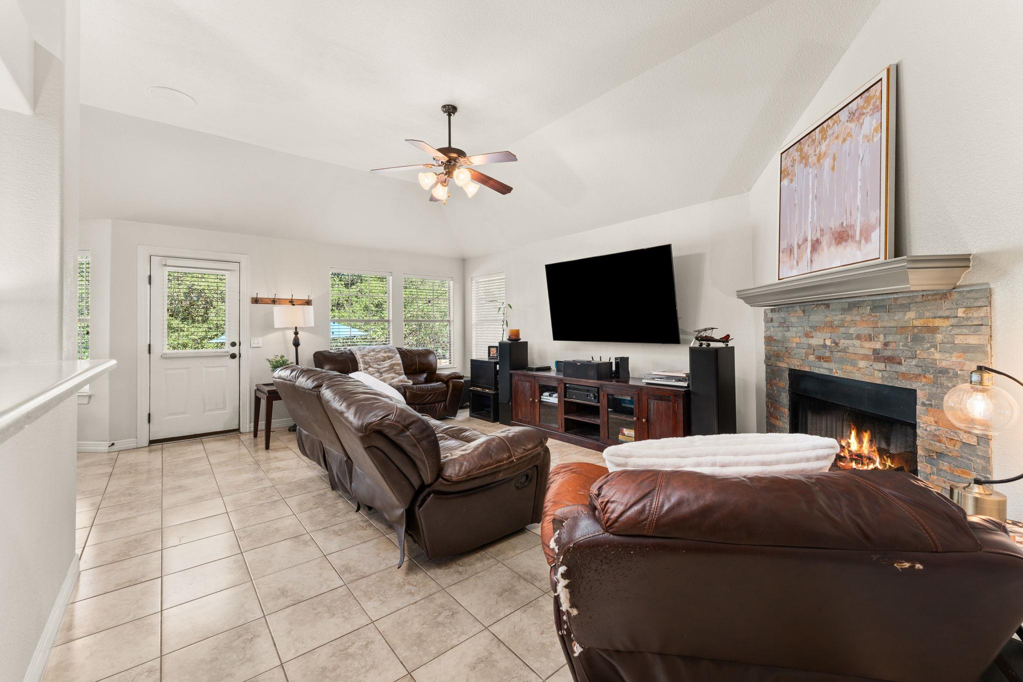 202 Dunkeld DR