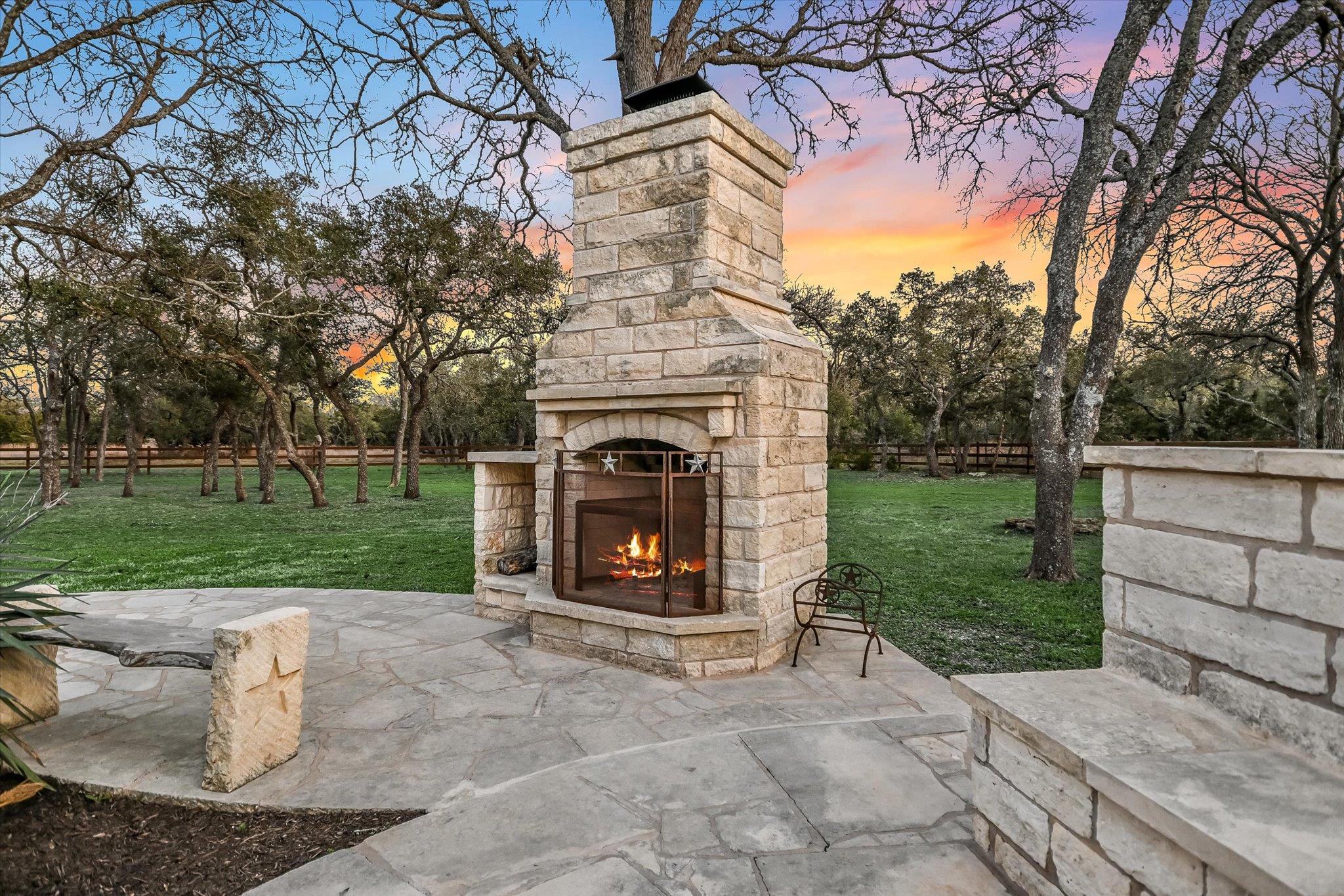Dripping Springs, Texas 78620, United States, 3 Bedrooms Bedrooms, ,4 BathroomsBathrooms,Residential,Pending,89718