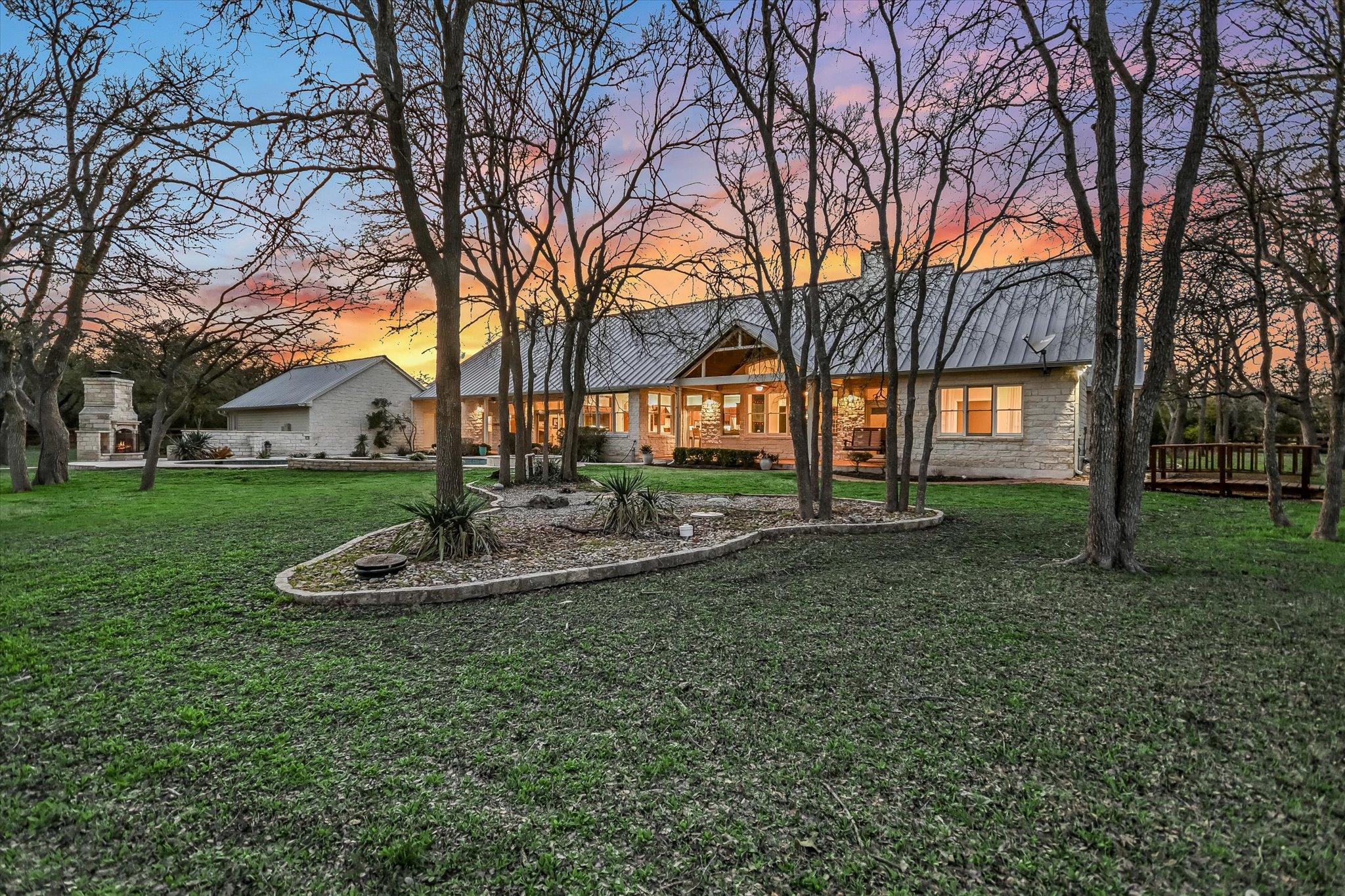 Dripping Springs, Texas 78620, United States, 3 Bedrooms Bedrooms, ,4 BathroomsBathrooms,Residential,Pending,89718
