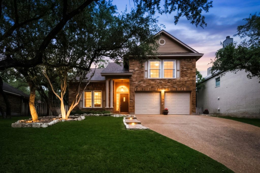 Photo of 3605 Latimer DR, Austin, TX 78732 (MLS # 6400236)