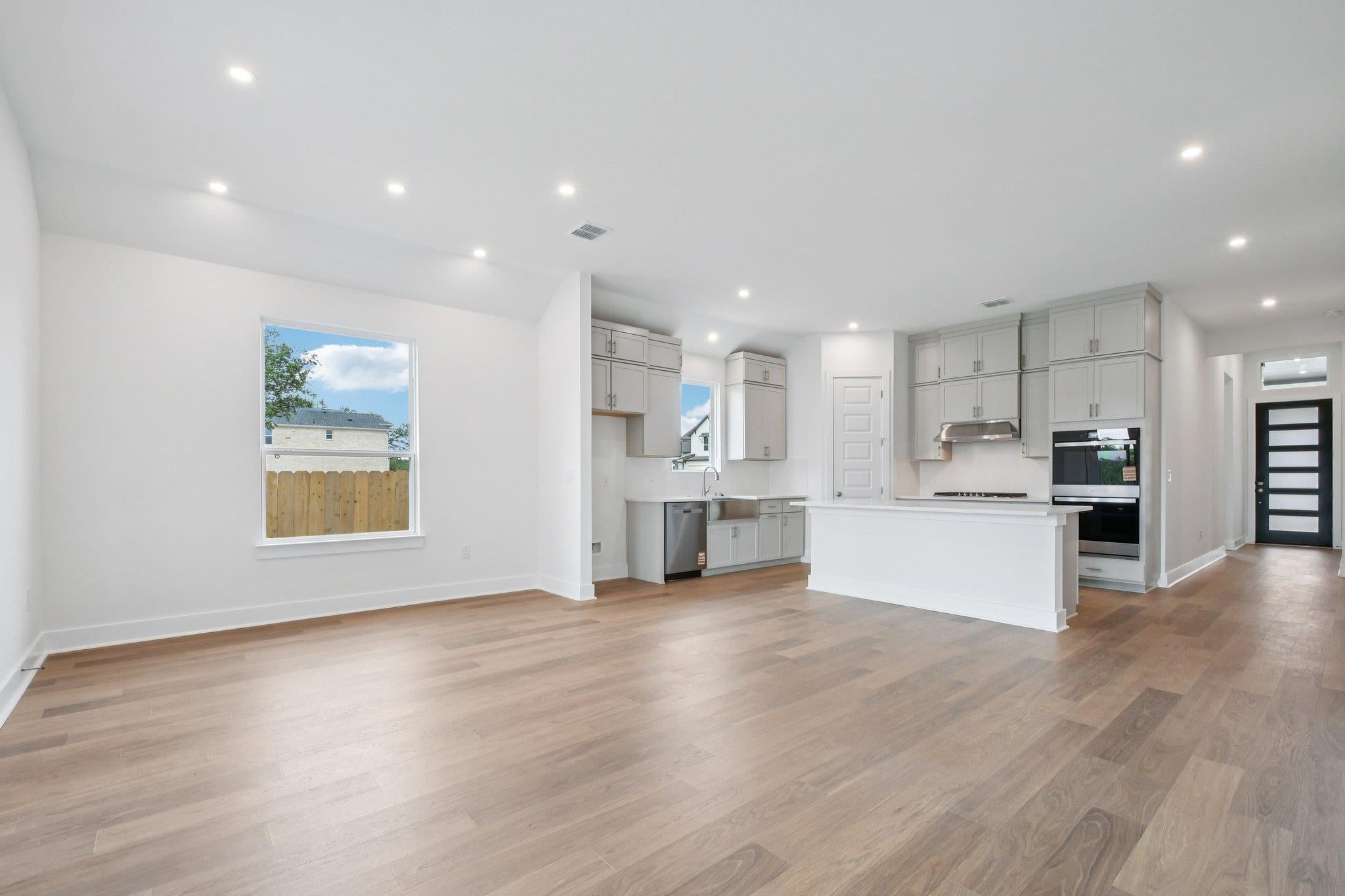 360 San Saba DR