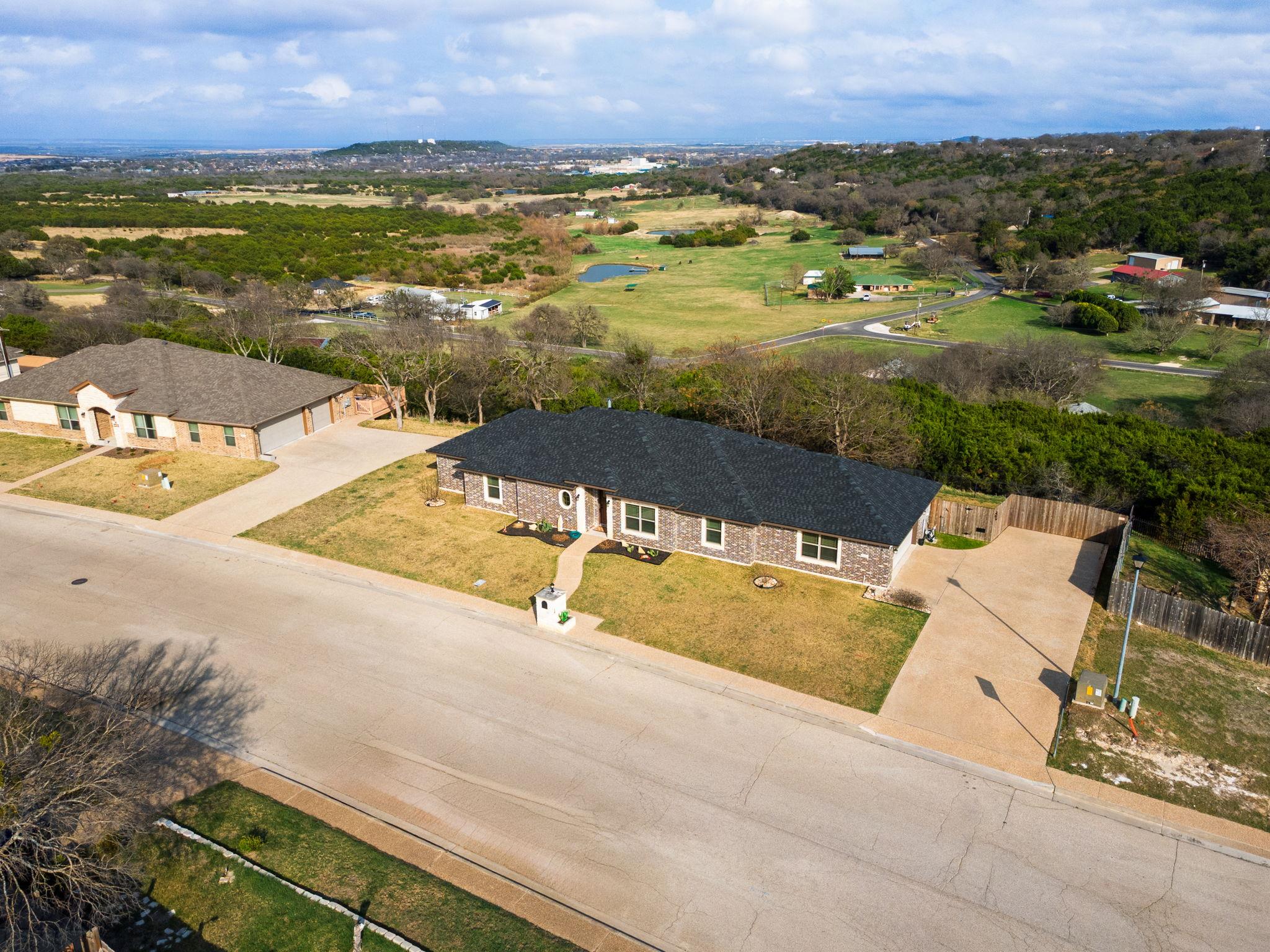 522 Skyline DR