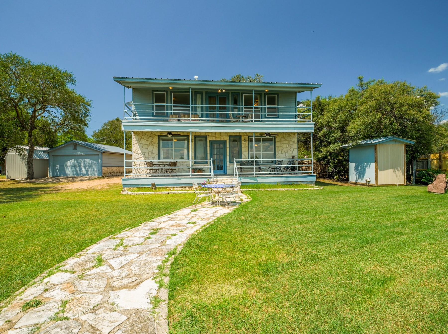 374 W Lakecrest DR