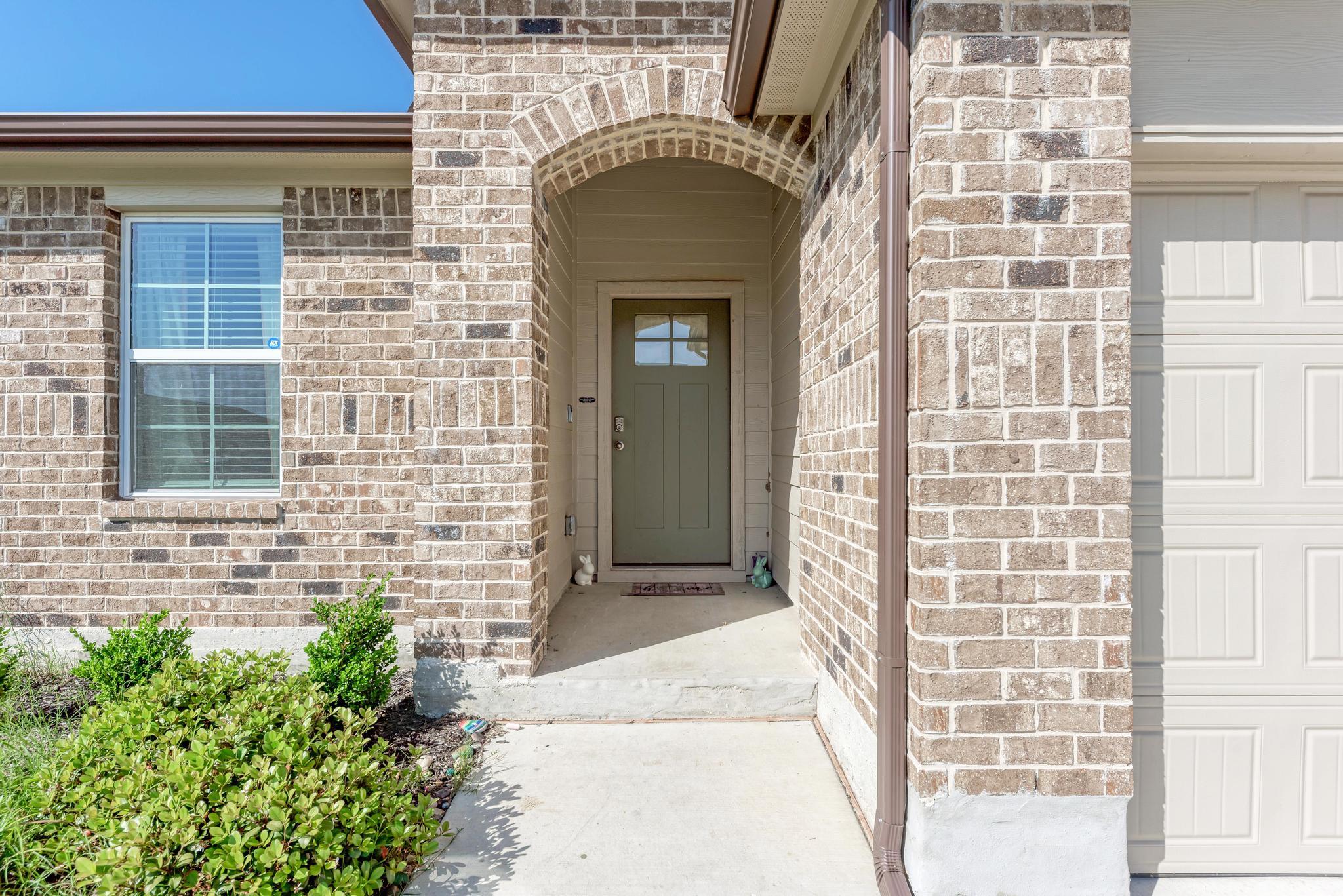 303 Abbey LN