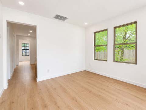 Tiny photo for 2404 Santa Rita ST, Austin, TX 78702 (MLS # 3804479)