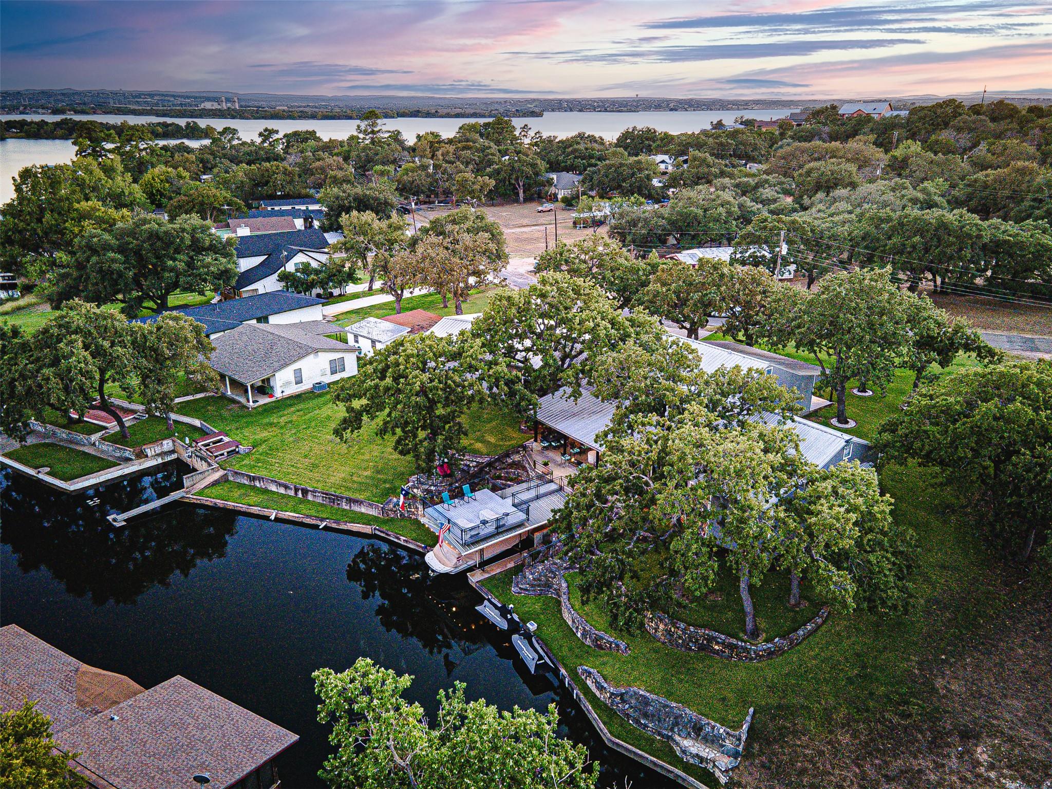 1104 Hill Circle West DR