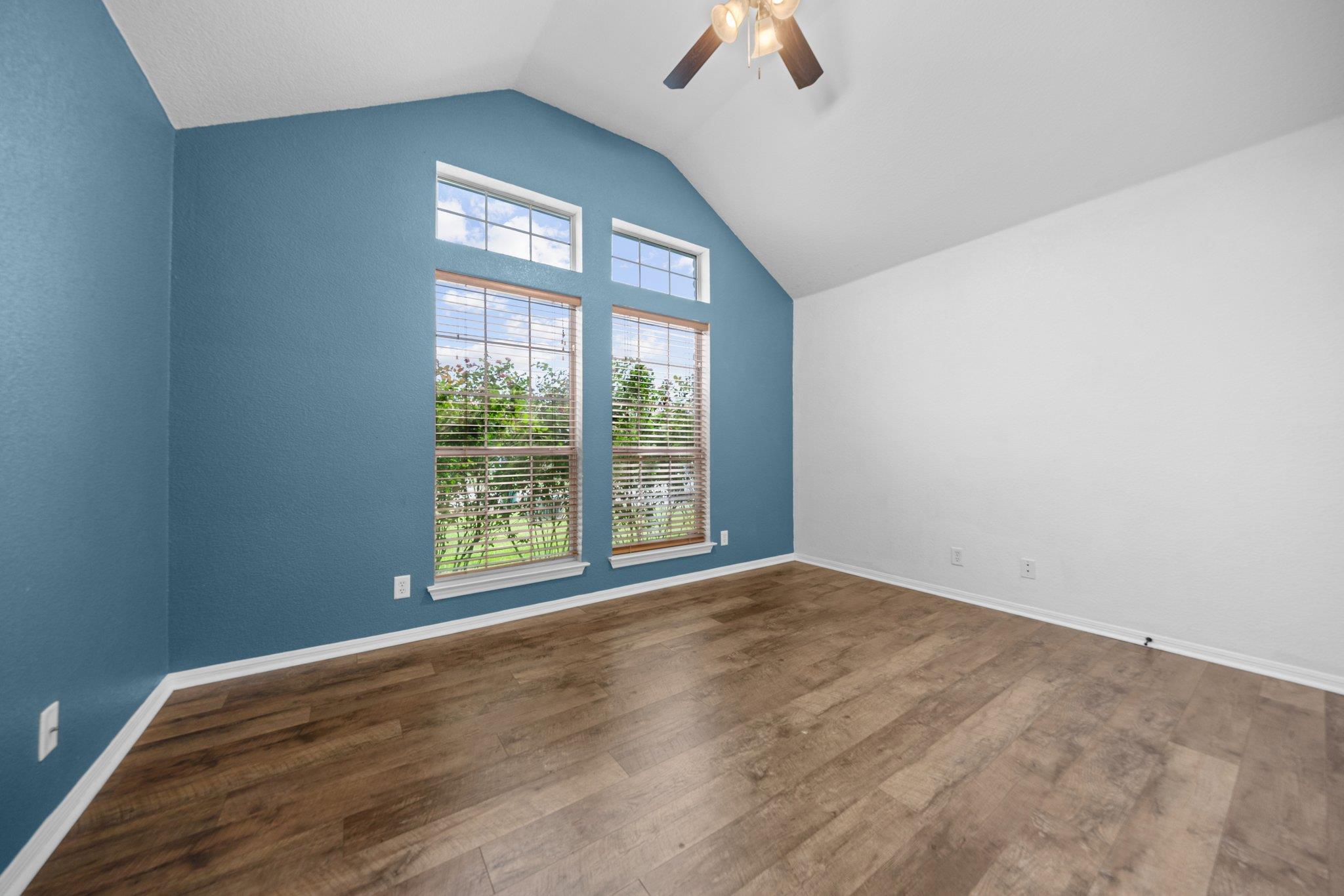 1409 Castle Ridge DR