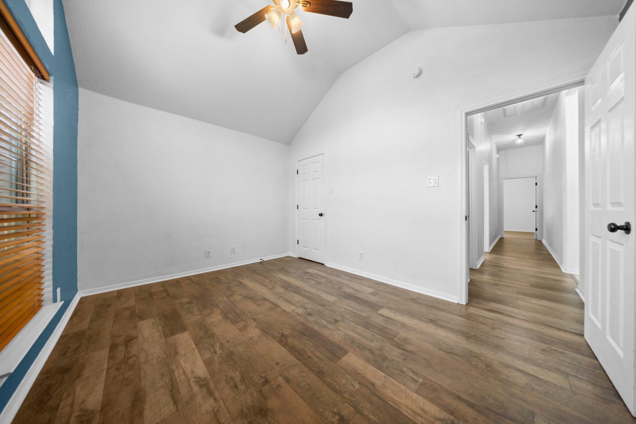 1409 Castle Ridge DR