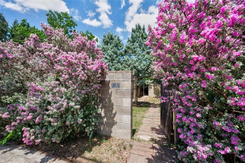 Photo of 1305 Chestnut Ave, Austin, TX 78702 (MLS # 2410183)
