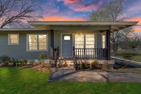 1309 Sloan ST Taylor TX 76574