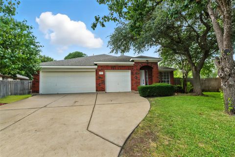 Photo of 5609 Beachmont CT, Austin, TX 78739 (MLS # 4833783)