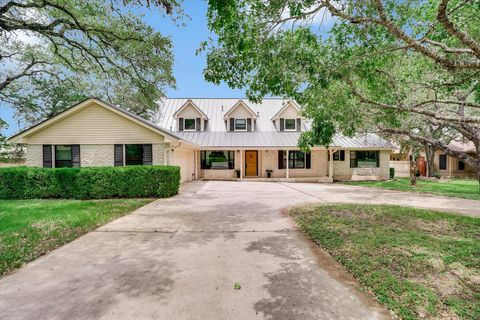 Photo of 56 Woodcreek DR, Wimberley, TX 78676 (MLS # 6081230)