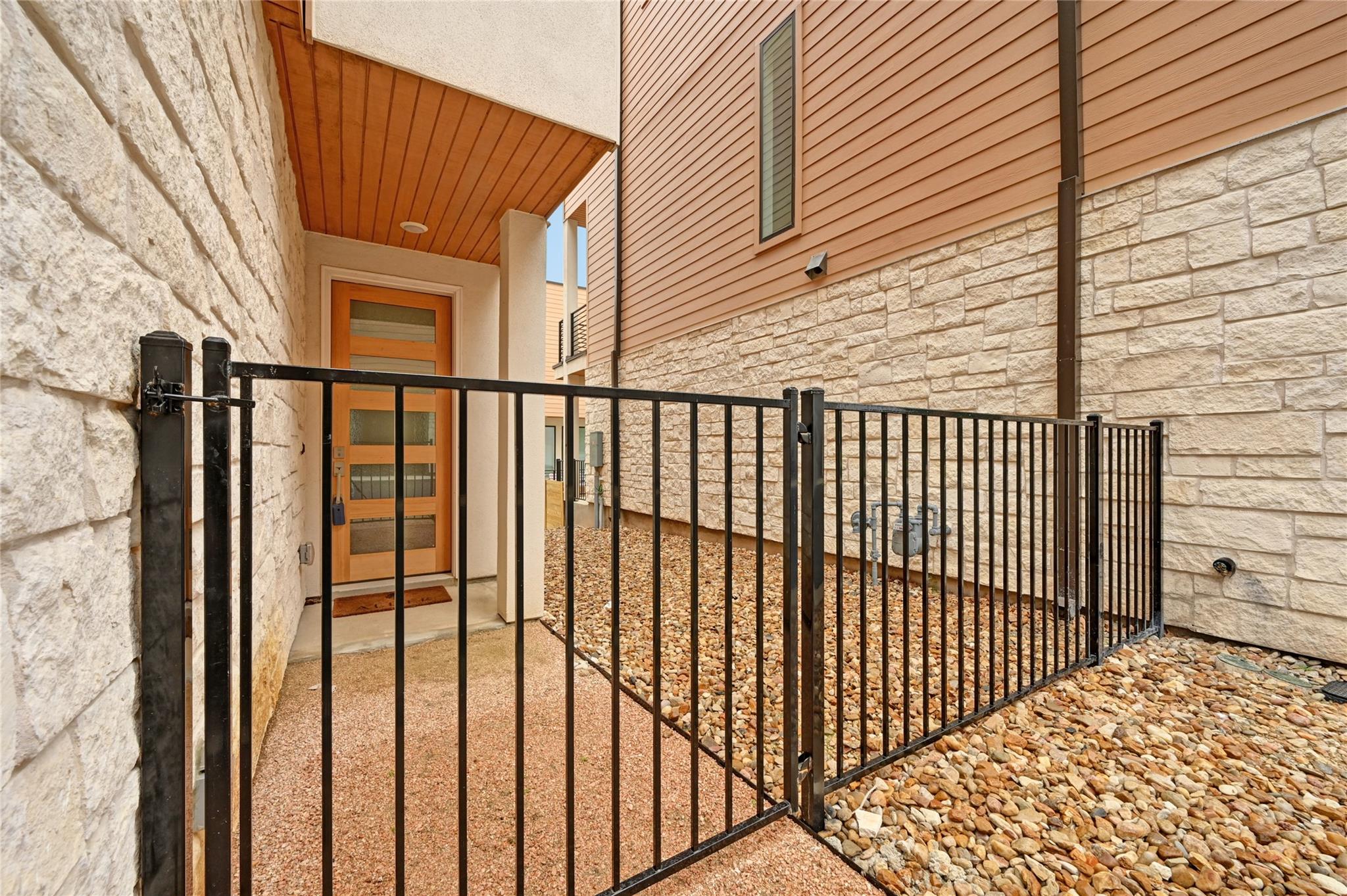6821 Wolfcreek PASS 12