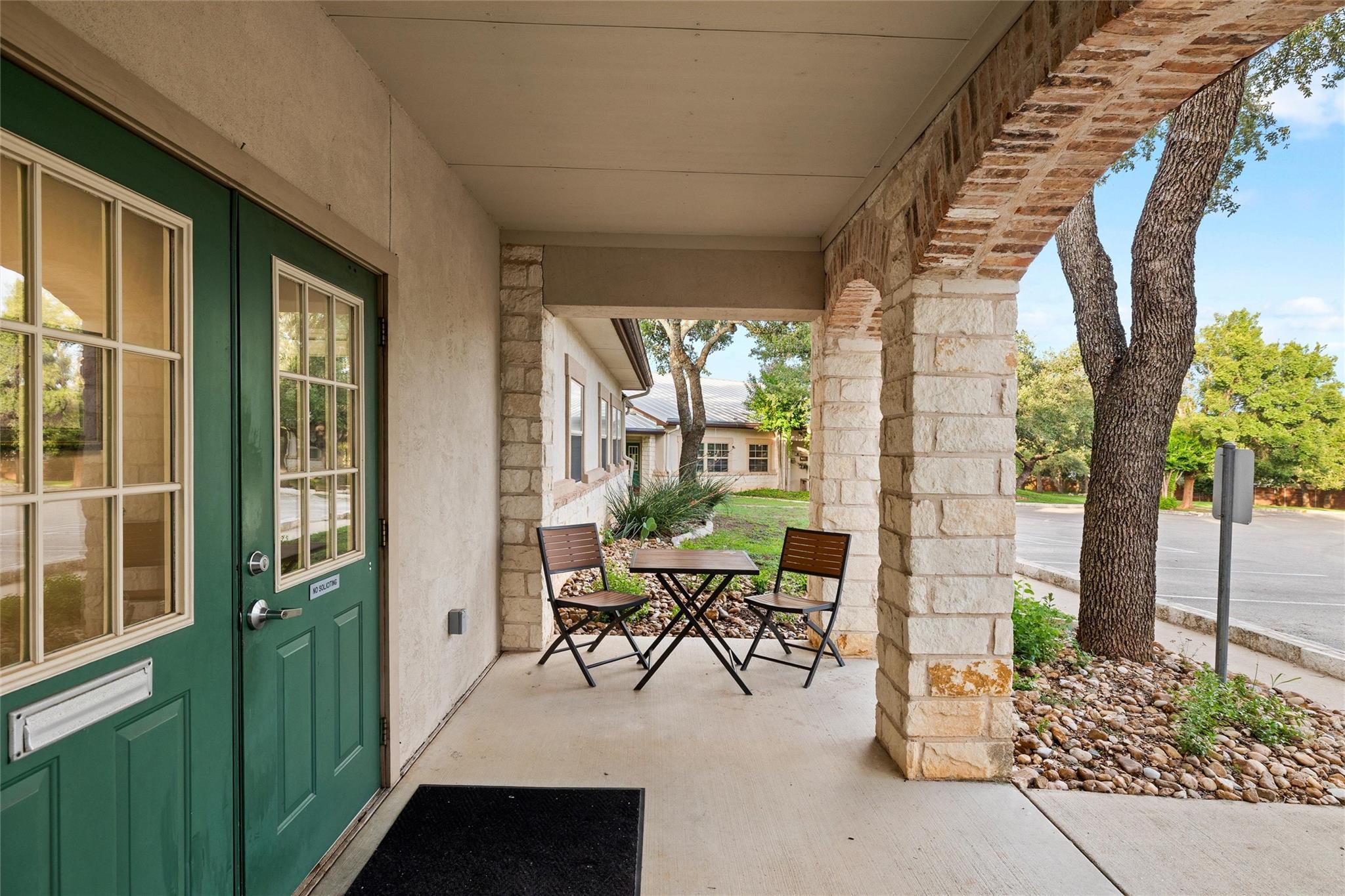 800 W Highway 290 D