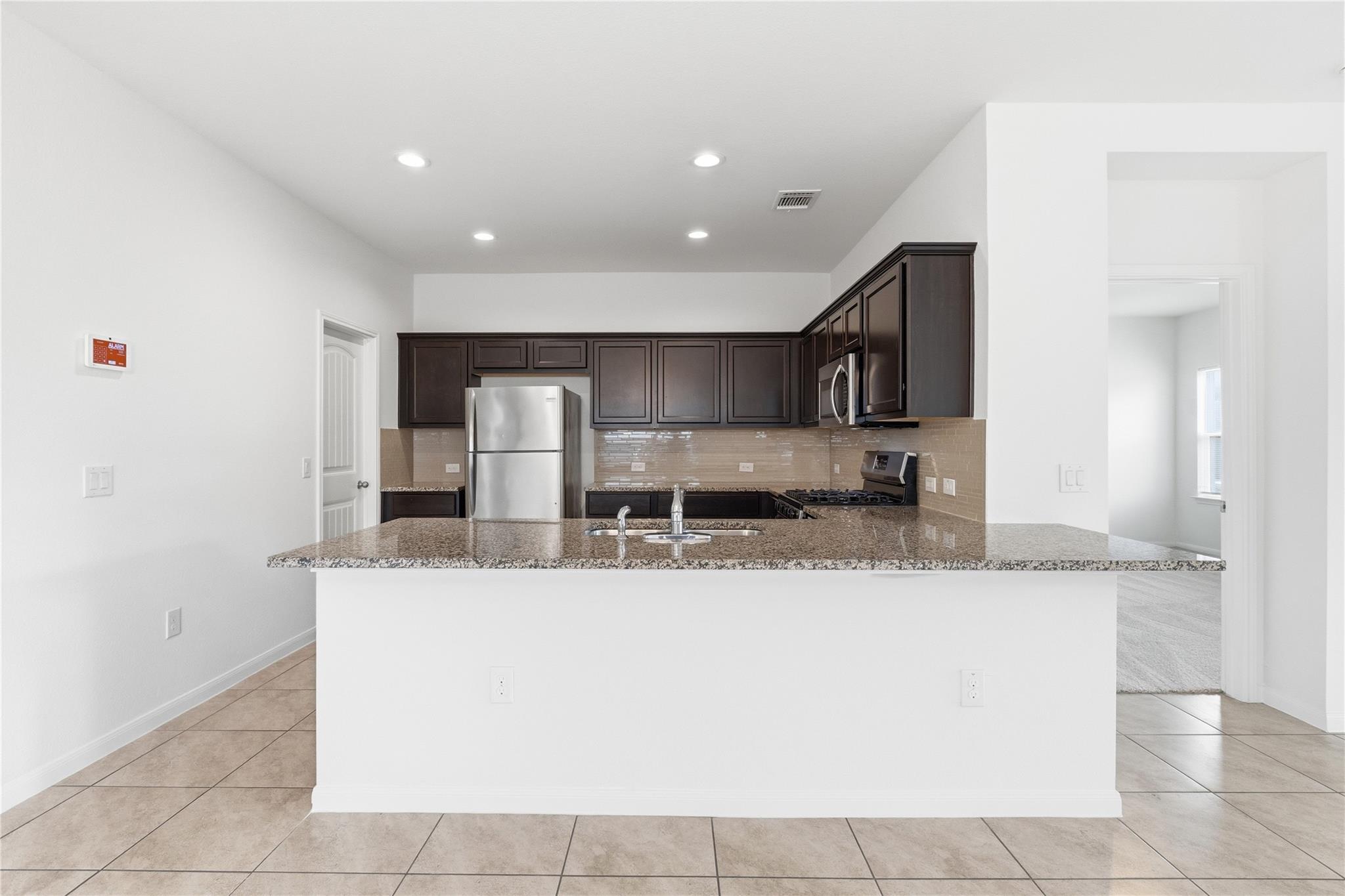 7121 Ranchito DR