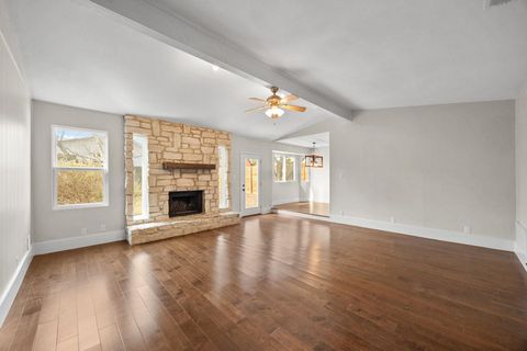 1907 Dauphine CV Austin TX 78727