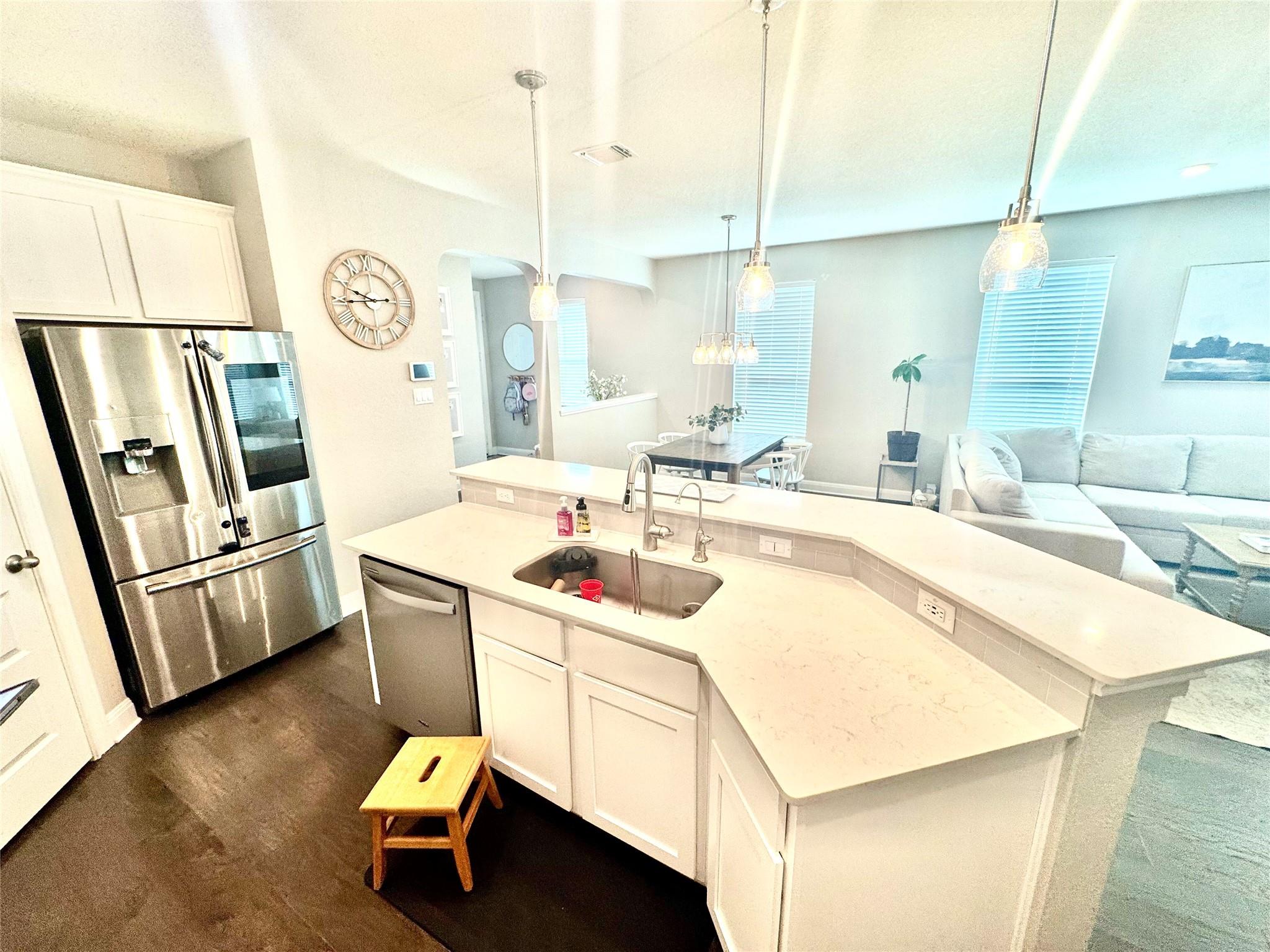 101 Muenster DR