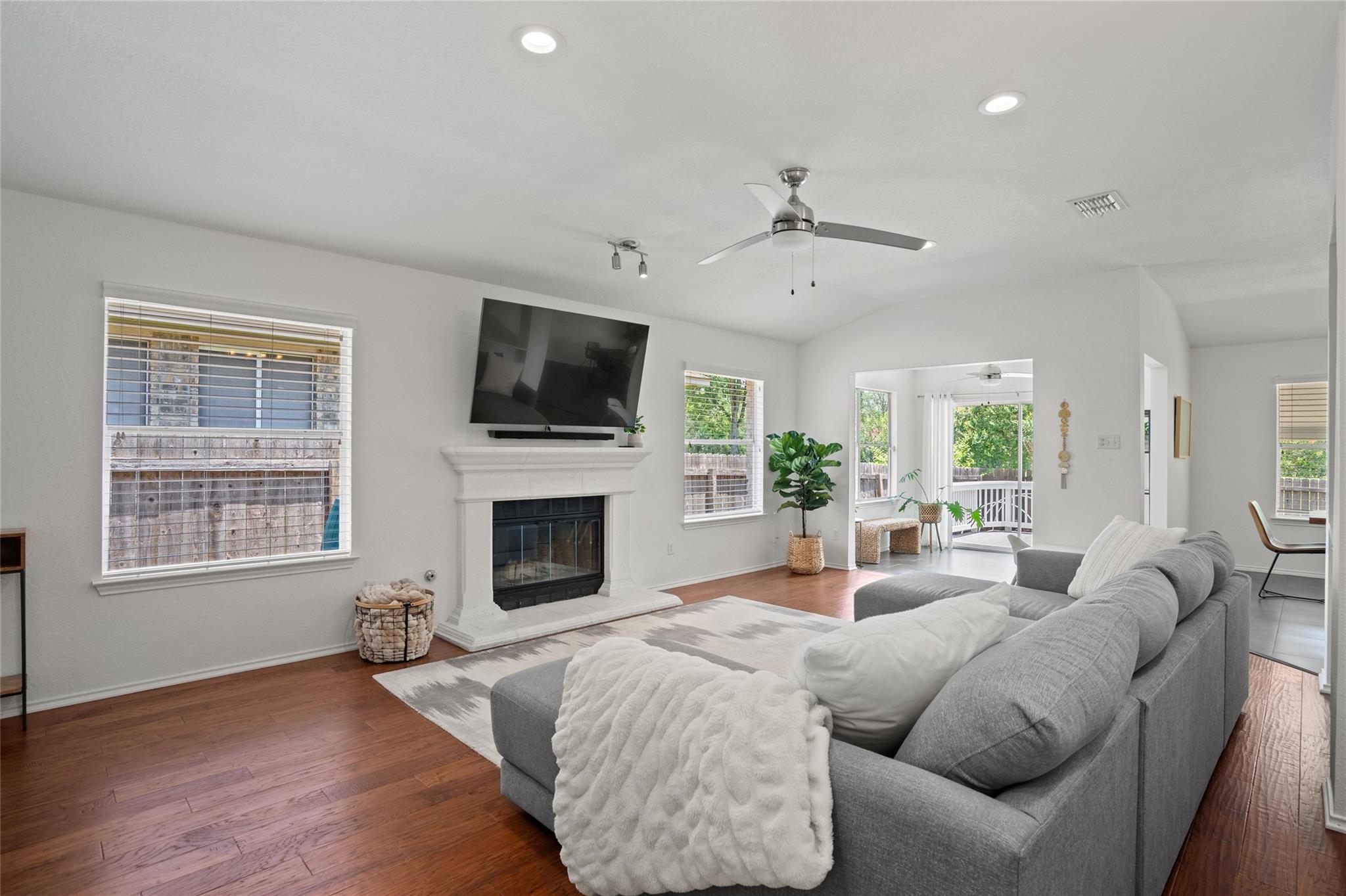 3207 Silkgrass BND