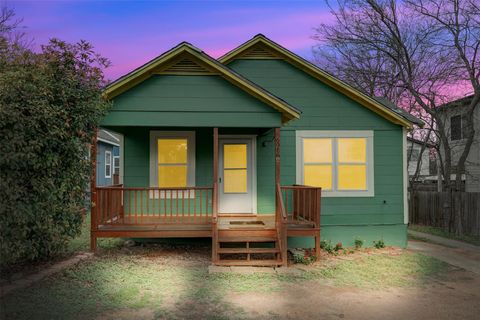 Photo of 6906 CARVER Ave #A, Austin, TX 78752 (MLS # 6119326)