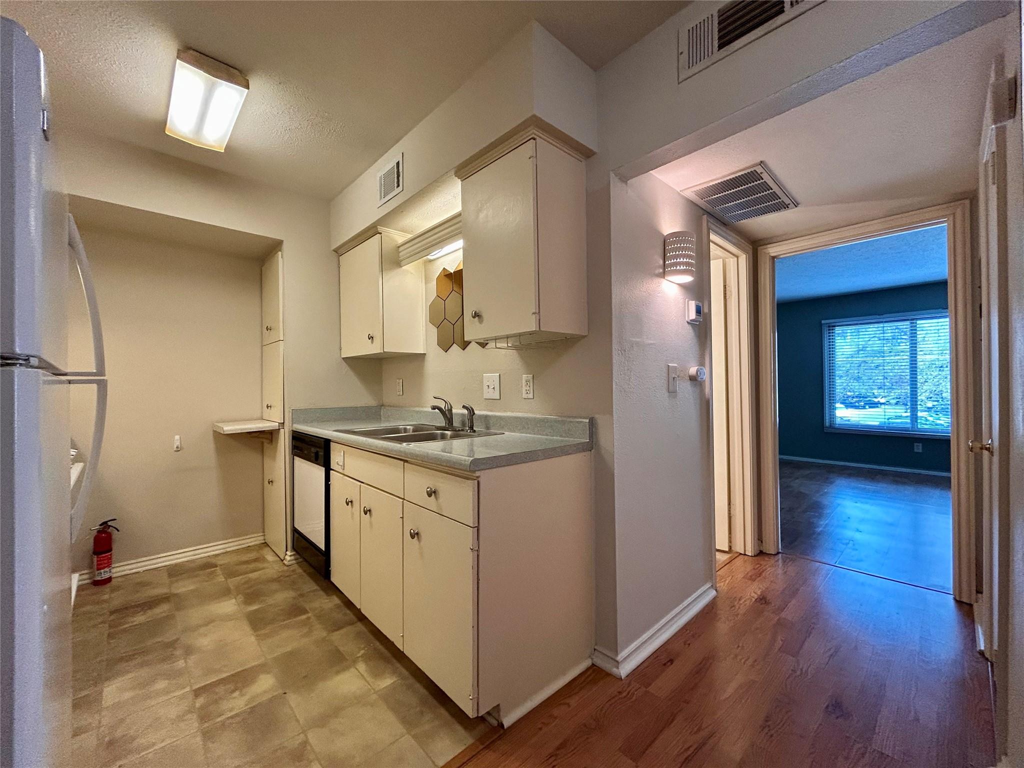 505 WEST 7TH ST 207