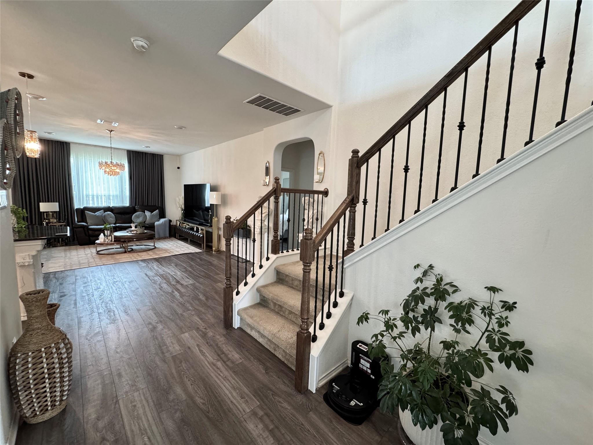 1121 Arbor Acres LOOP