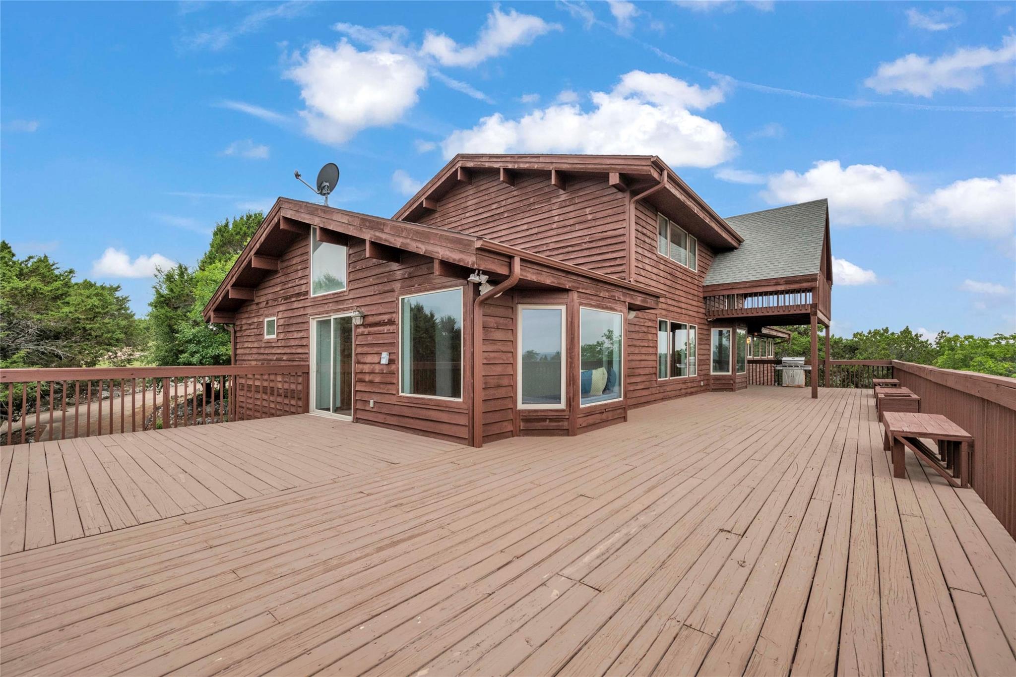 440 Balcones Ridge WAY
