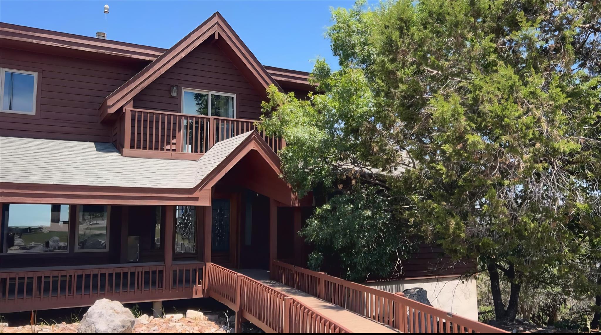 440 Balcones Ridge WAY