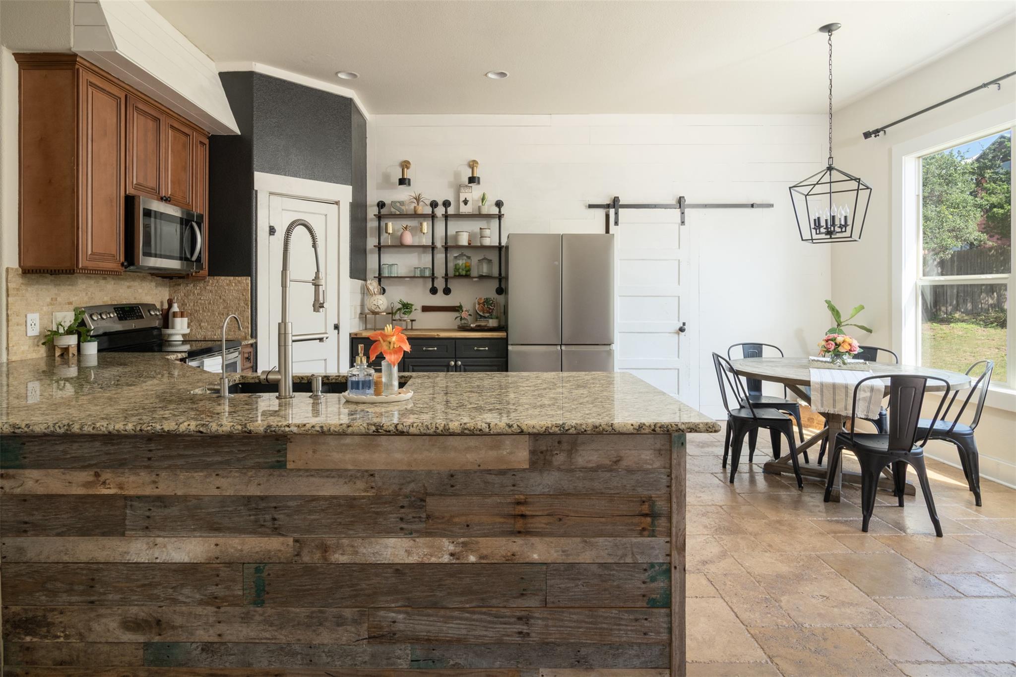901 Panorama DR
