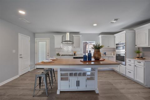 Photo of 801 E Johnson ST, Burnet, TX 78611 (MLS # 5924973)