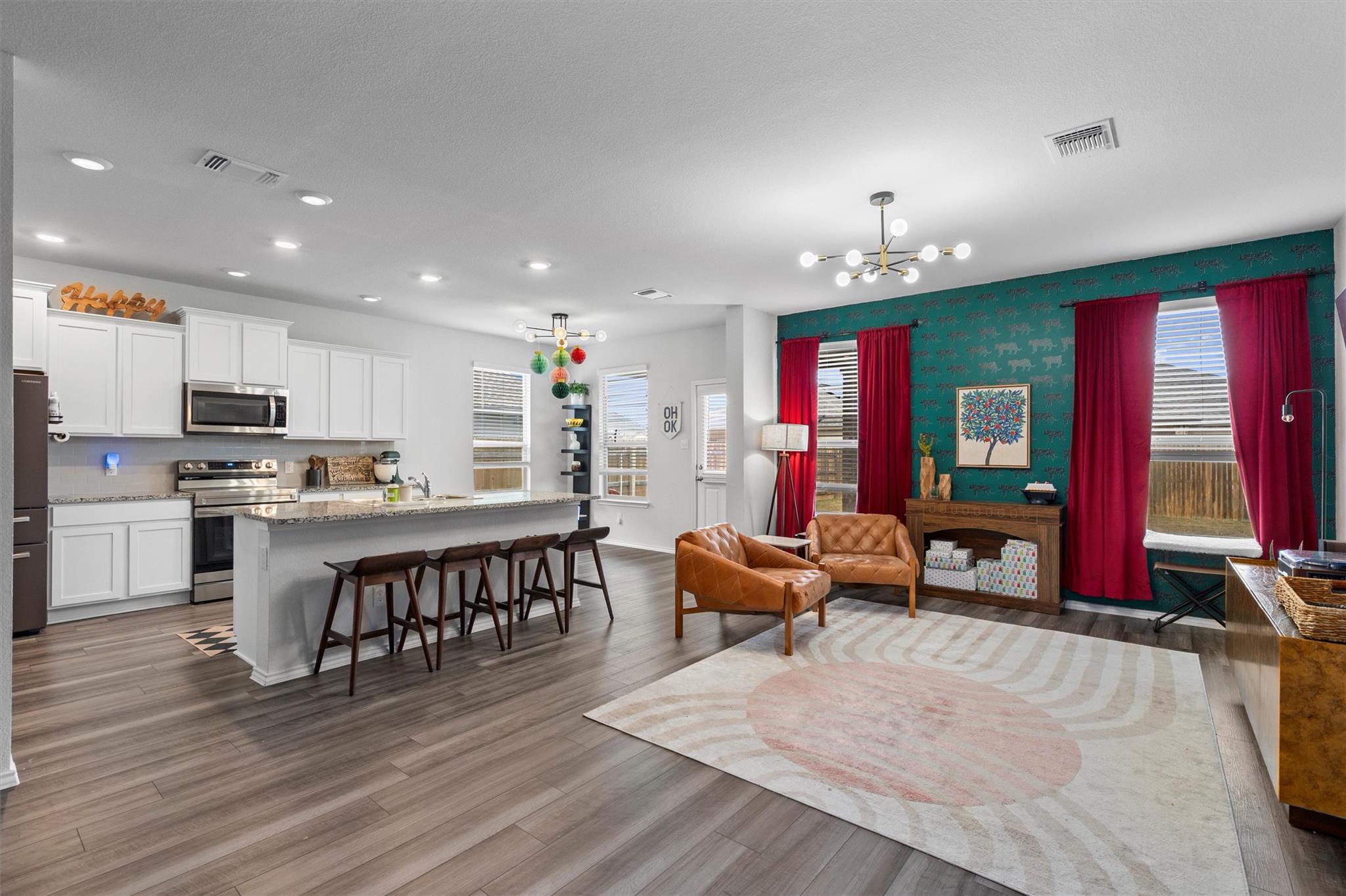 Taylor, Texas 76574, United States, 5 Bedrooms Bedrooms, ,3 BathroomsBathrooms,Residential,Active,252800