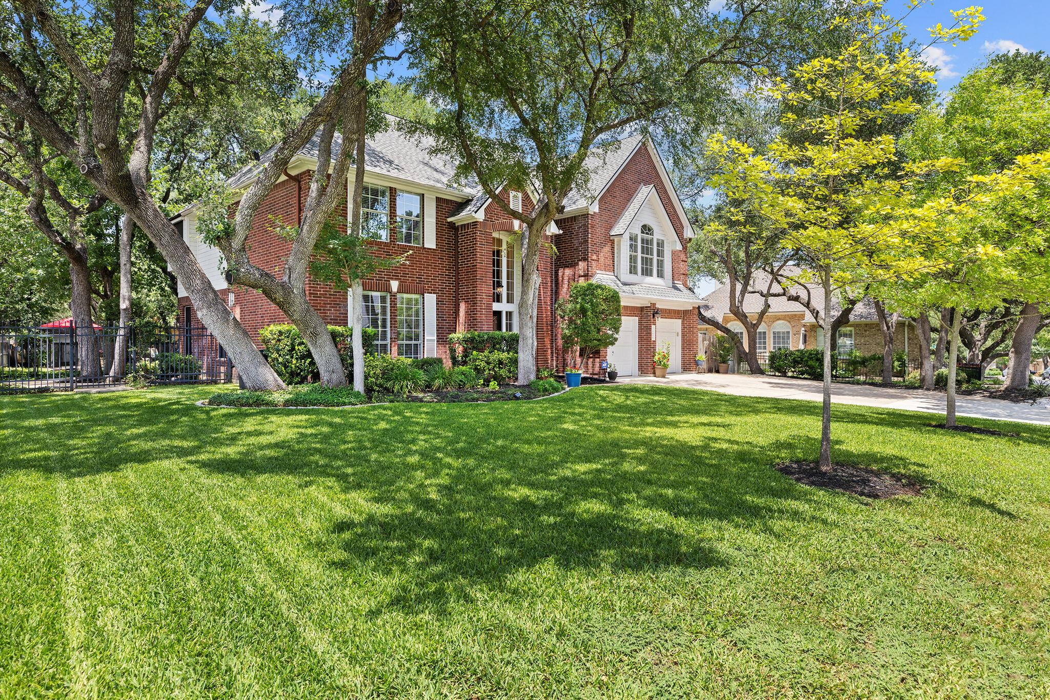3808 Royal Troon DR
